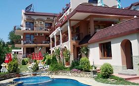 Byala Perla Family Hotel